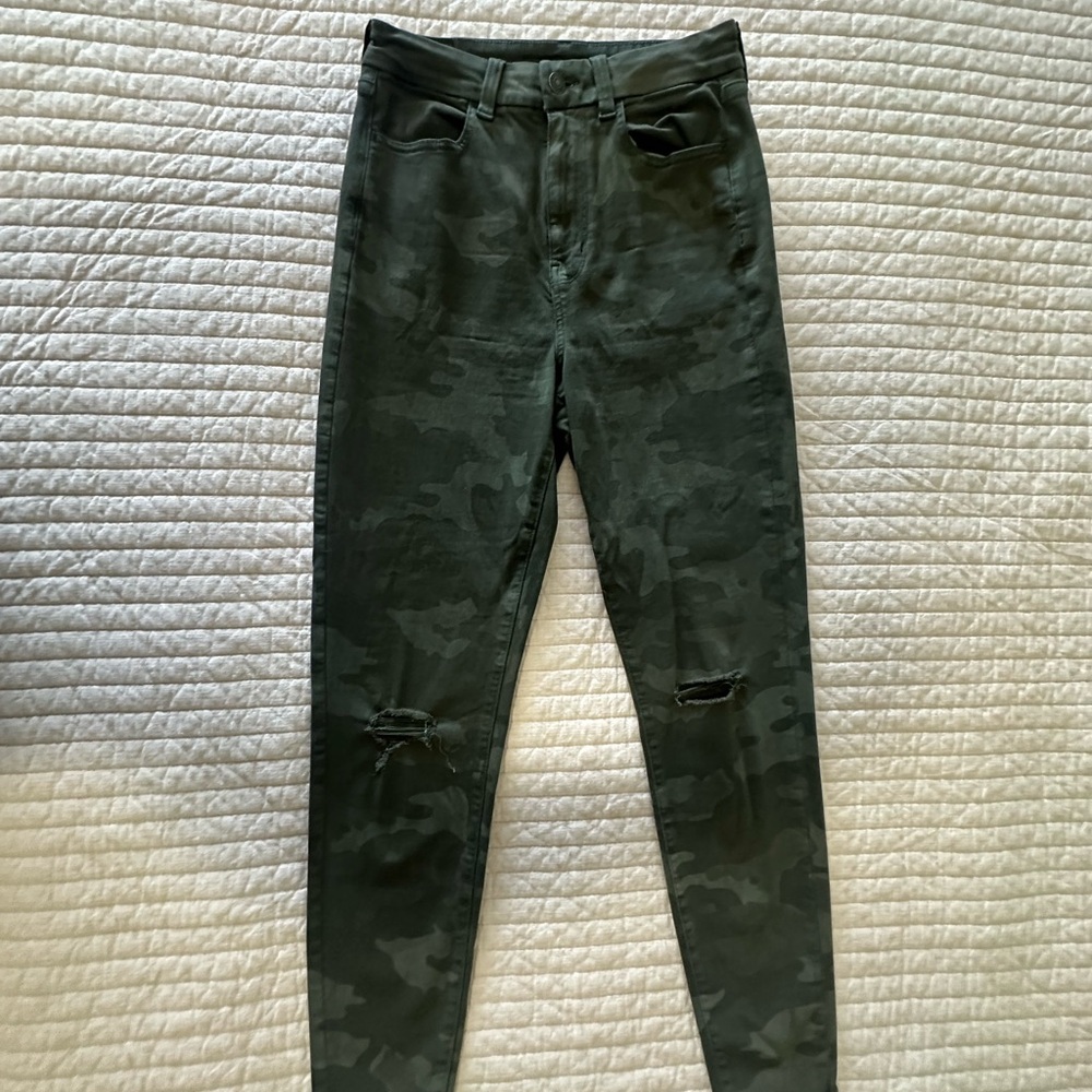 American Eagle Curvy Super Hi-Rise Jeggings size 8 Camo